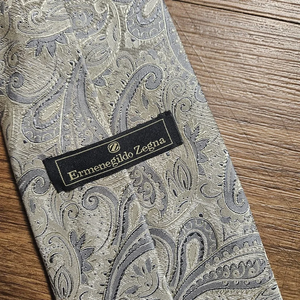 Ermenegildo Zegna Mens‎ Silk Tie Silver Paisley Jacquard Italy Quiet Luxury